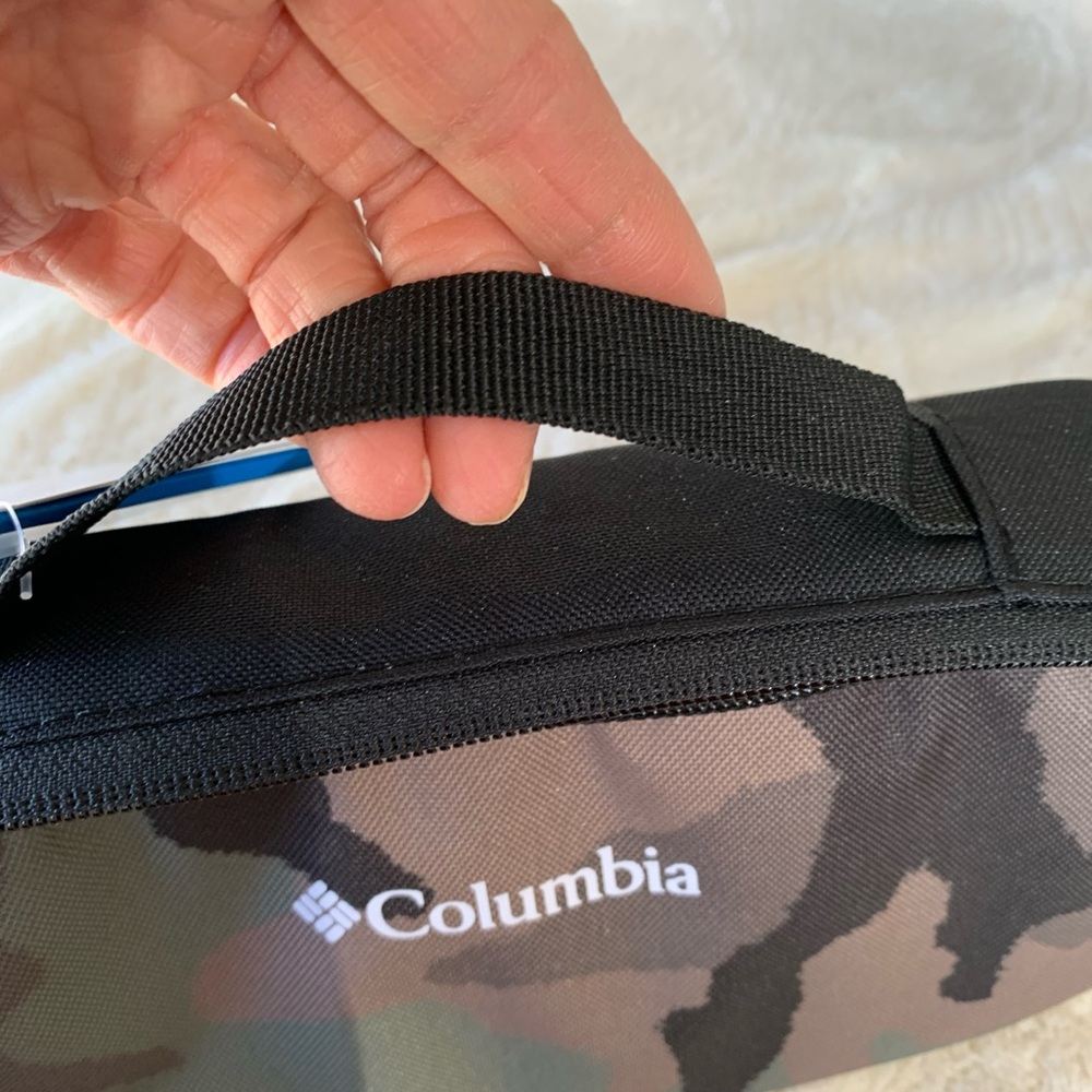 Price Drop Columbia Camo Unisex Accessory Case - Picture 8 of 10